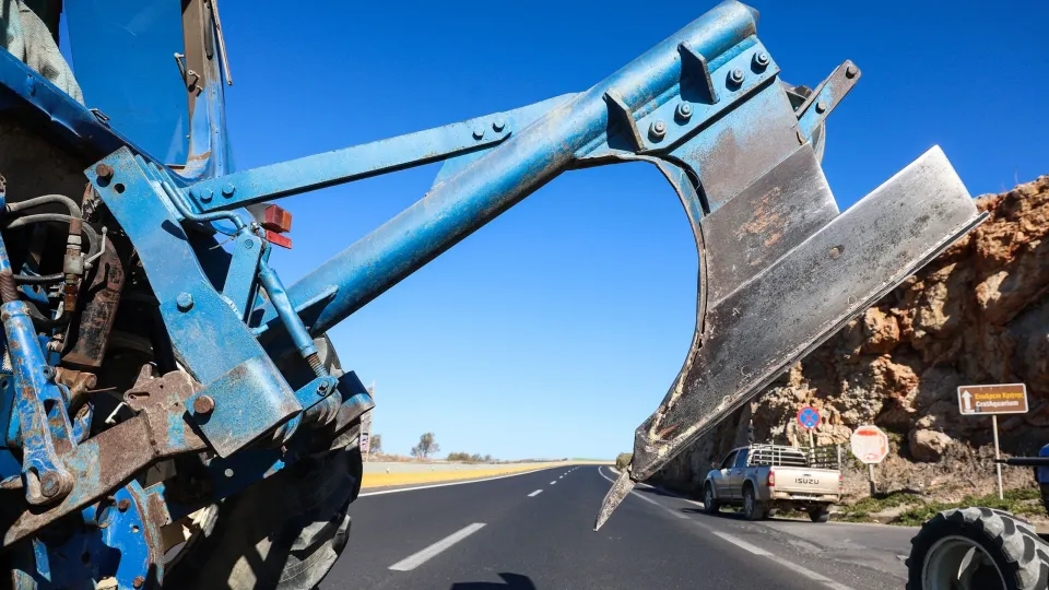 AGROTES- KTHNOTROFOI- VOAK- APOKLEISMOS