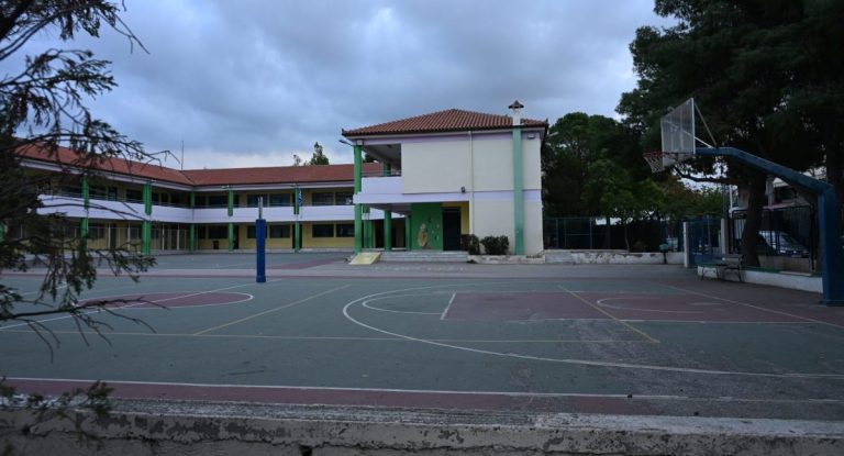 NEKRH 10XRONH- ASPROPYRGOS- SXOELIO